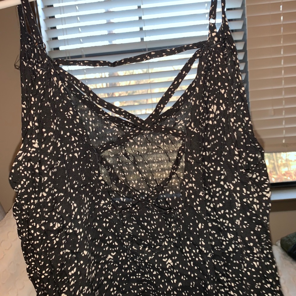 Patterned RipCurl Cold Shoulder Top - Picture 4 of 4